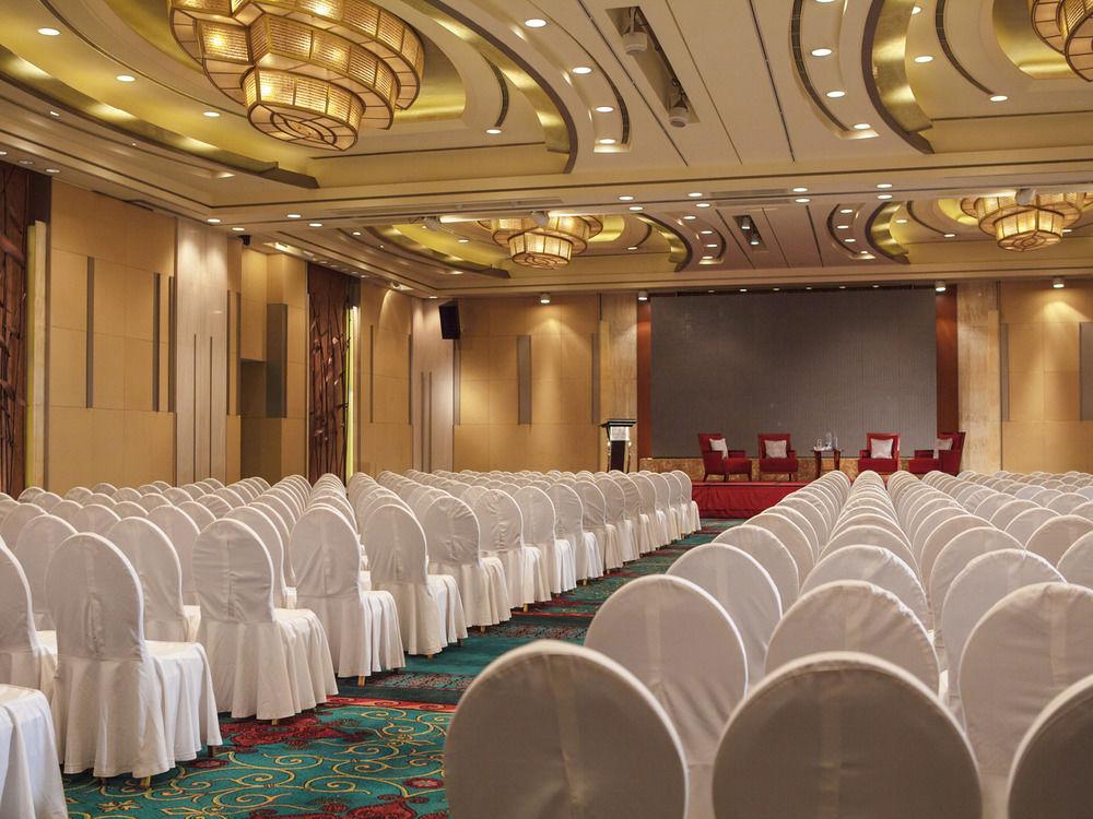 Renaissance Wuhan Hotel Extérieur photo