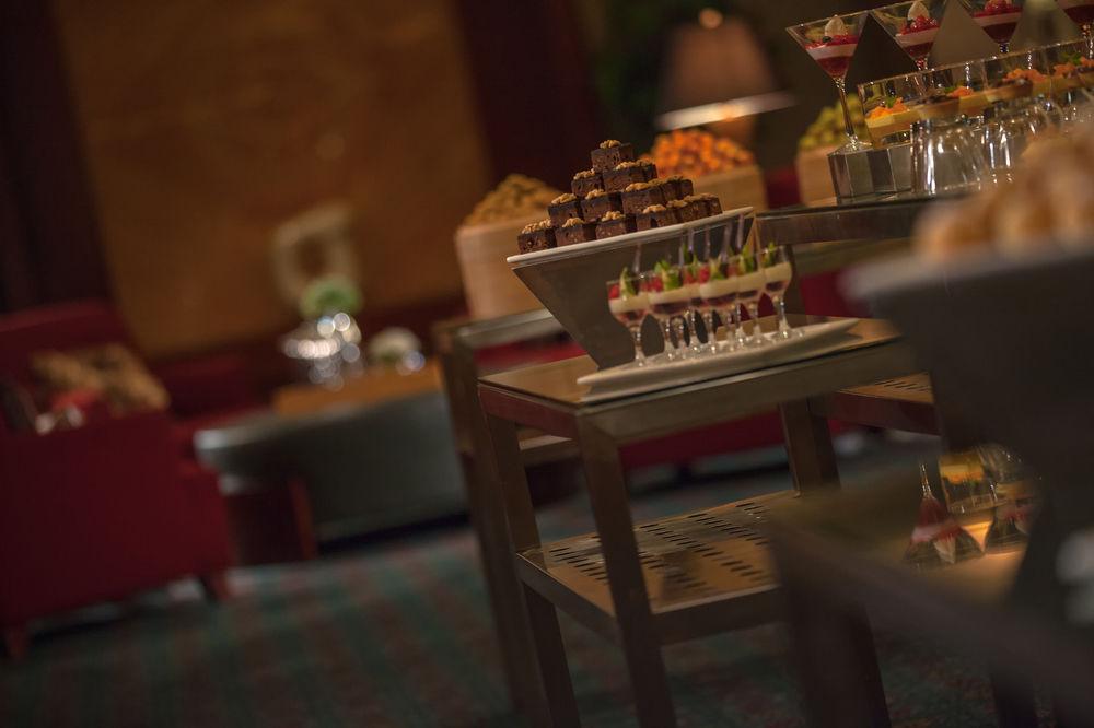 Renaissance Wuhan Hotel Extérieur photo