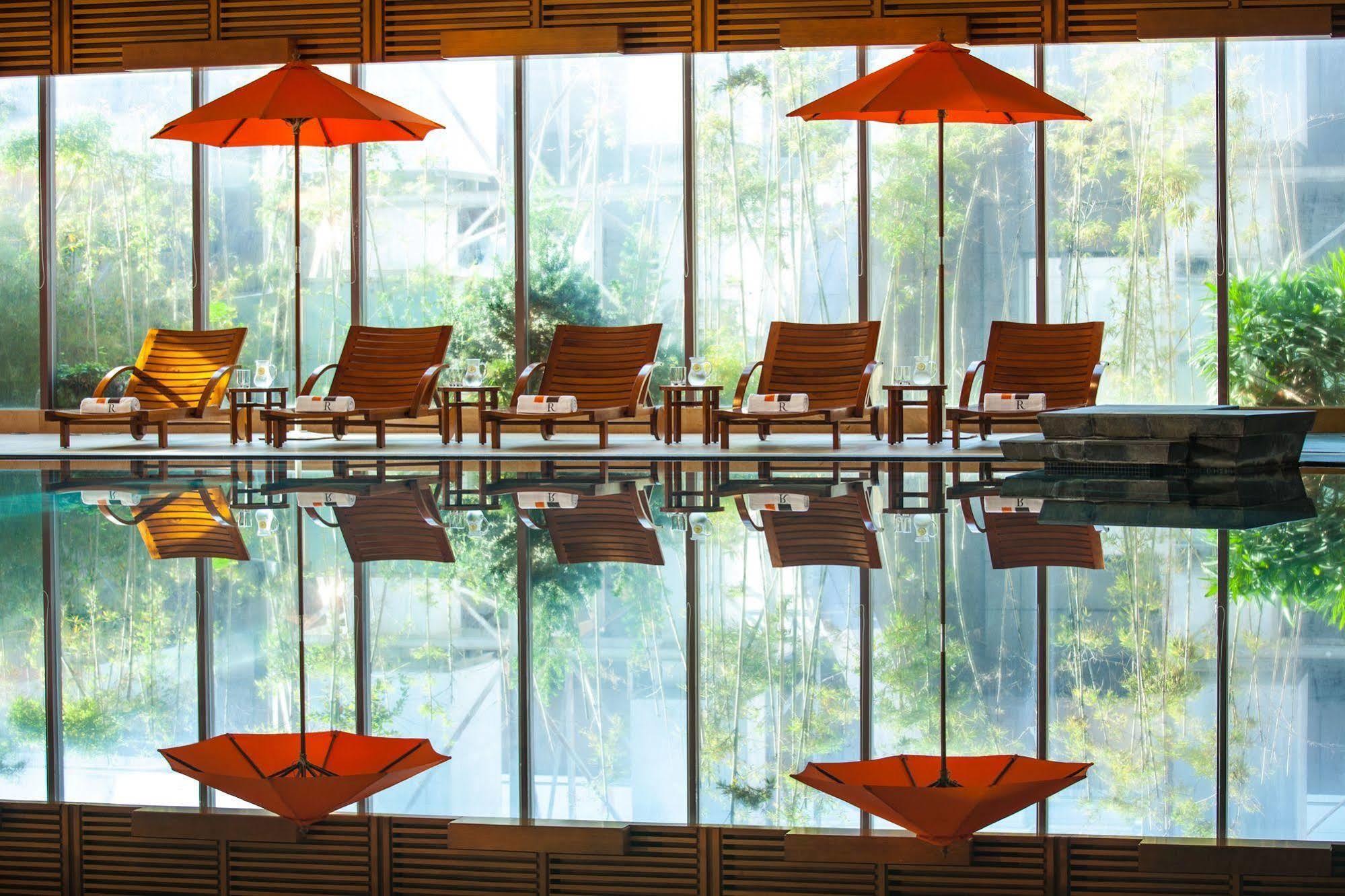 Renaissance Wuhan Hotel Extérieur photo