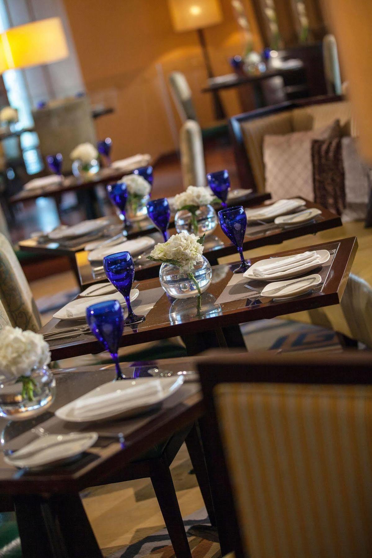 Renaissance Wuhan Hotel Extérieur photo